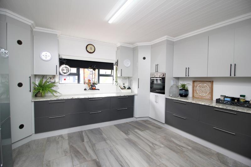 4 Bedroom Property for Sale in Monte Christo Western Cape